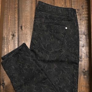 ELLE - Size 10 - Lace Print Skinny Jeans.